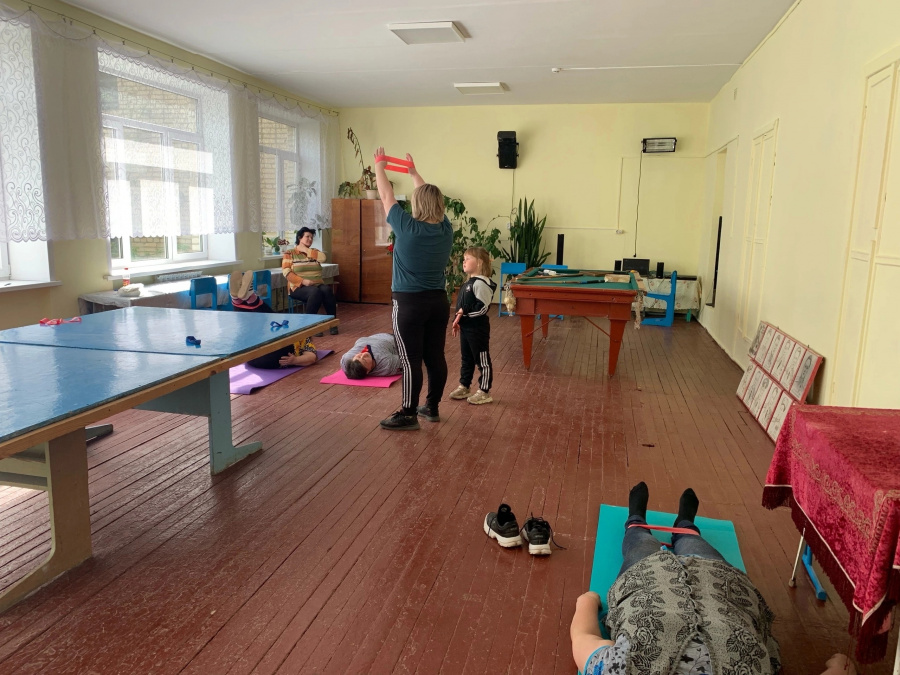 26 апреля в Турдейском СДК провели занятия фитнесом,где женщины укрепляли мышцы.