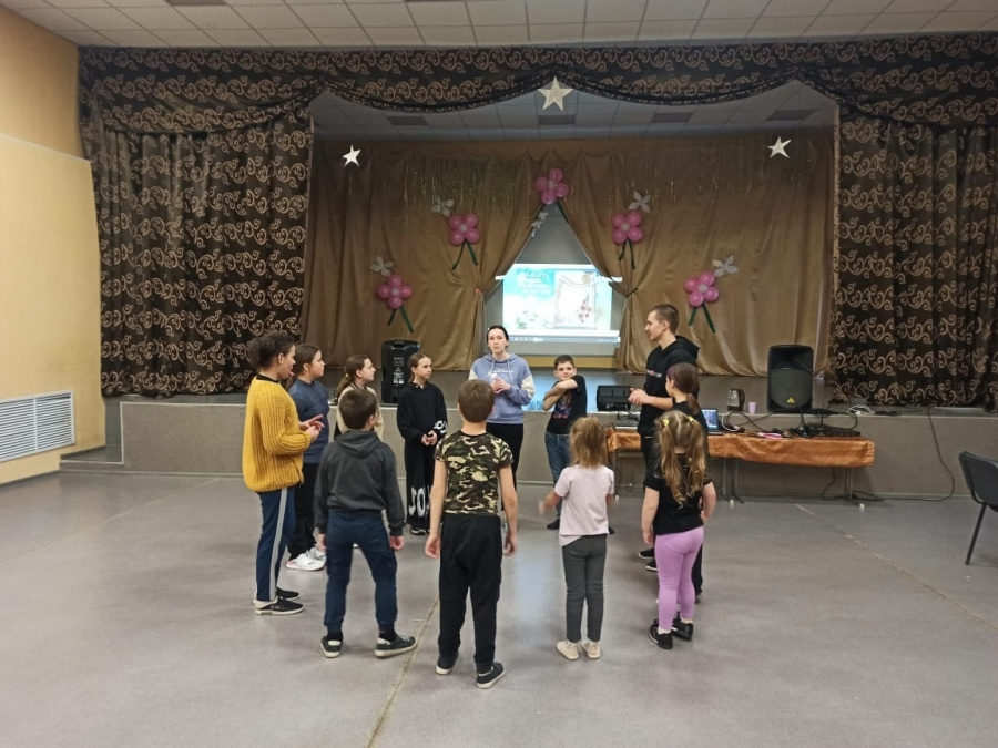 26 марта в Станционном СДК состоялся "капустник" ко Дню работника культуры среди творческого коллектива.
